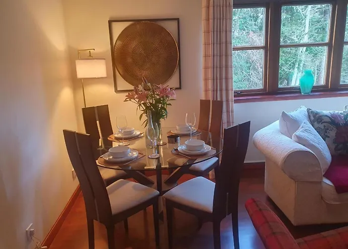 Apartment At Drummond Crescent